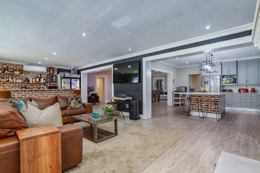 4 Bedroom Property for Sale in Buitenverwagting Western Cape